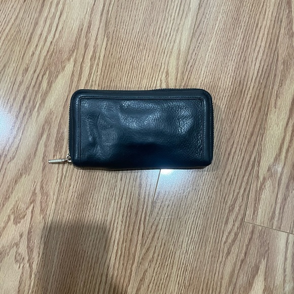Tory Burch Robinson Continental Leather Wallet in Black - Picture 2 of 3